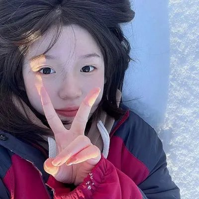 身为悲剧始作俑者的最强邪恶BOSS女王为民竭心尽力